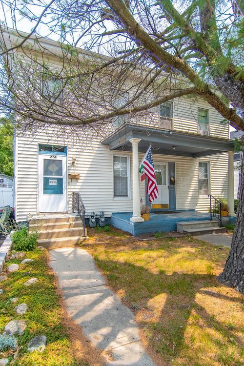 718 Jackson St, Ottawa, IL, 61350-2627 | Card Image