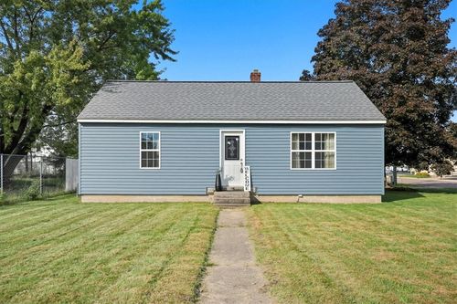 704 Harriet St, Altoona, WI, 54720-1129 | Card Image