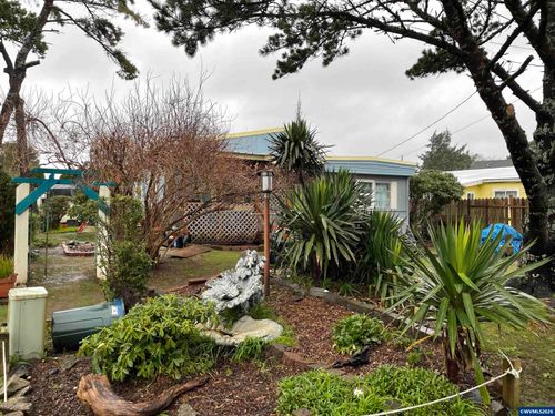 374 Nw 59th St, Newport, OR, 97365-1135 | Card Image