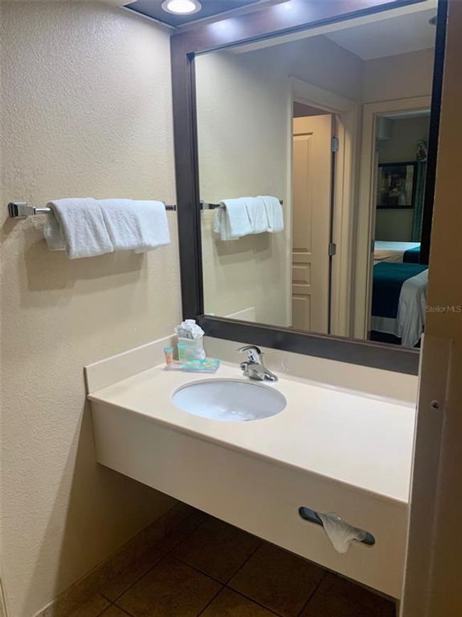 307 - 8303 Palm Pkwy, Home with 1 bedrooms, 1 bathrooms and null parking in ORLANDO FL | Image 8