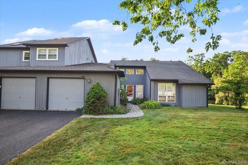 35 North Loop, Rhinebeck, NY, 12572-1921 | Card Image