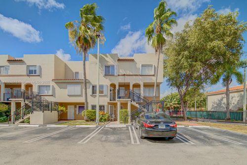 apt-526-551 Nw 82nd Ave, Miami, FL, 33126-6901 | Card Image