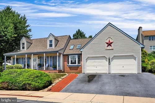 218 Mason Dr, EPHRATA, PA, 17522-2660 | Card Image