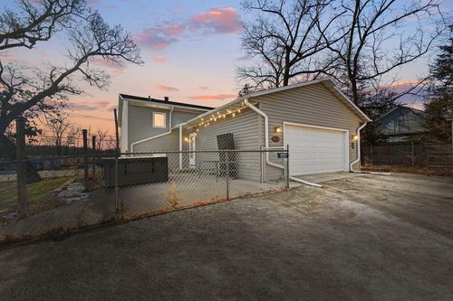 2505 E Lakeshore Dr, Twin Lakes, WI, 53181-9371 | Card Image