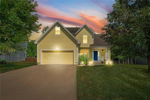 18321 Spruce St, Gardner, KS, 66030-9457 | Card Image