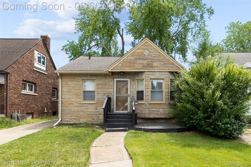674 E Webster St, Ferndale, MI, 48220-3537 | Card Image