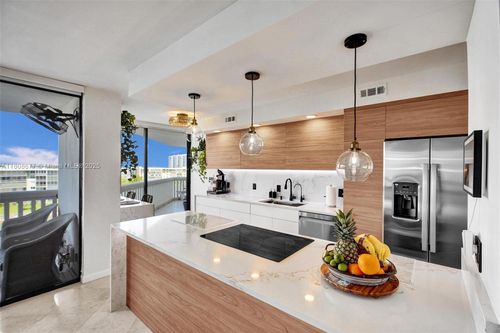 apt-611-1000 W Island Blvd, Aventura, FL, 33160-4941 | Card Image