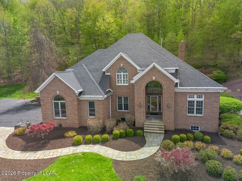 611 Lake Louise Rd, Dallas, PA, 18612-6069 | Card Image