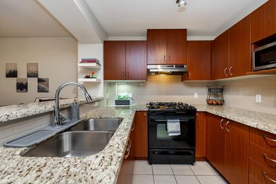 101 - 9233 Government St, Condo with 2 bedrooms, 2 bathrooms and 2 parking in Burnaby BC | Image 2