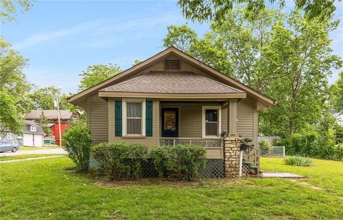 13013 8th St, Grandview, MO, 64030-2354 | Card Image