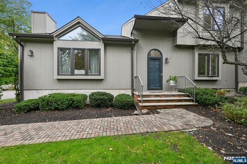 8 Sherwood Dr, Mountain Lakes, NJ, 07046-1458 | Card Image