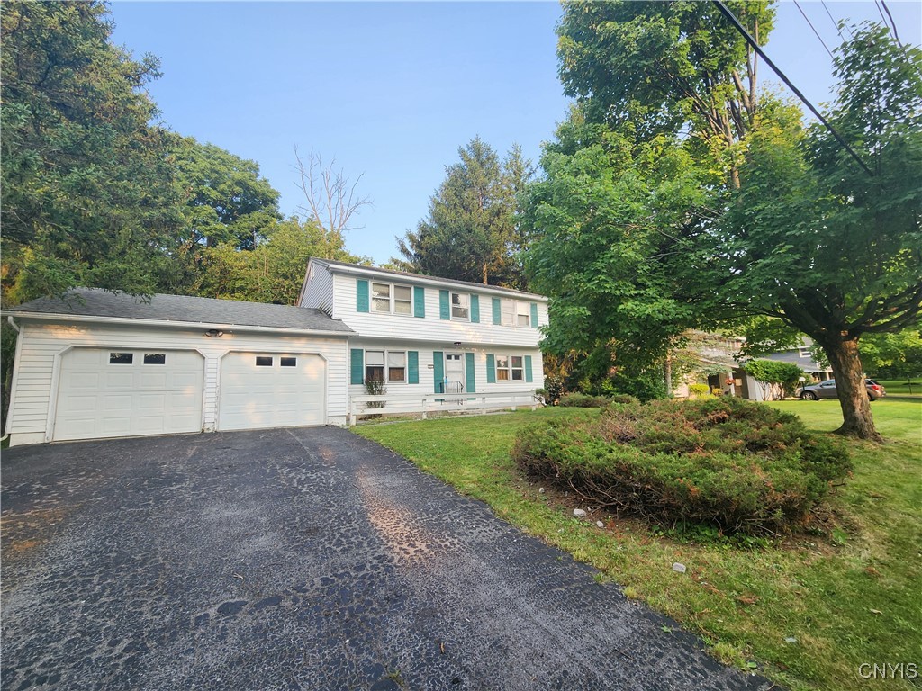 Roe Ave, Syracuse, NY 13210