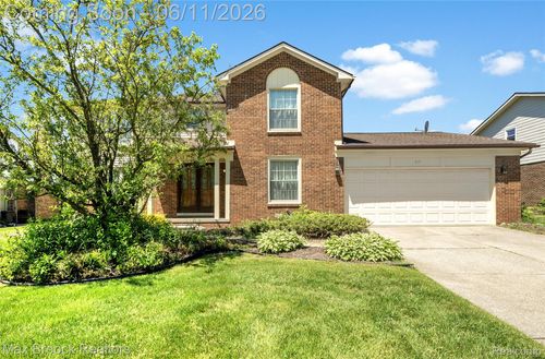 217 Stonetree Cir, Rochester Hills, MI, 48309-1141 | Card Image