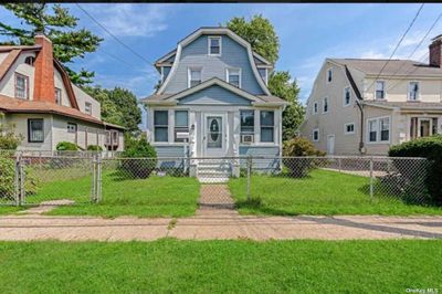 19 Hamilton, House other with 3 bedrooms, 2 bathrooms and null parking in Hempstead NY | Image 1