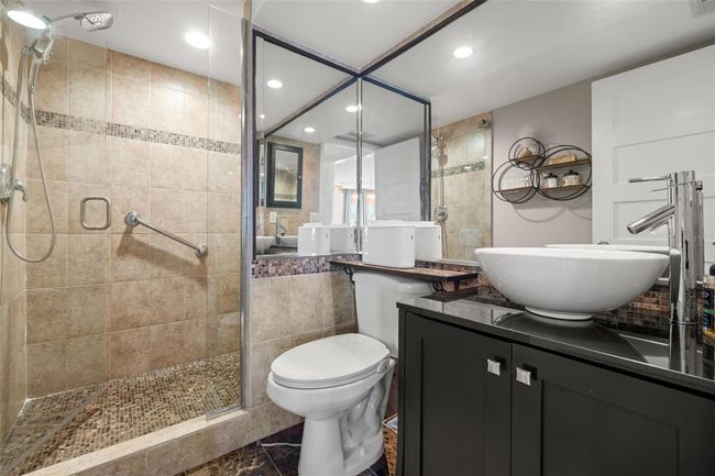 Stunning guest bathroom features | Image 24