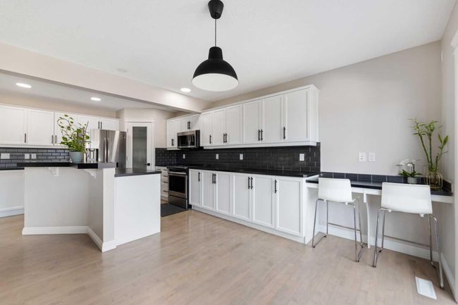 40 Everwillow Pk Sw, House other with 4 bedrooms, 4 bathrooms and 4 parking in Calgary AB | Image 10