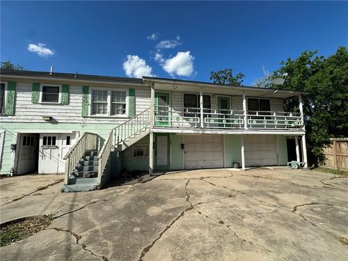 apt-c-214 1/2 W Heard St, Refugio, TX, 78377-2632 | Card Image