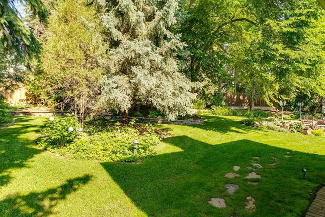 40 Eagle Ridge Pl Sw, House other with 5 bedrooms, 5 bathrooms and 8 parking in Calgary AB | Image 38