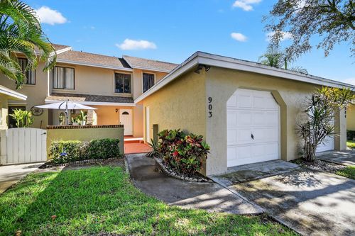903 Maplewood Dr, Greenacres, FL, 33415-1468 | Card Image