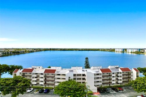 404-111 Lake Emerald Dr, Oakland Park, FL, 33309-6235 | Card Image