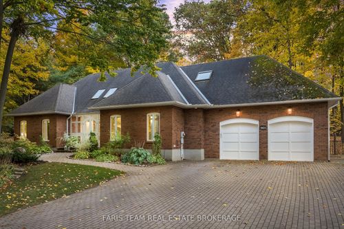 903 Victoria St, Midland, ON, L4R1B7 | Card Image