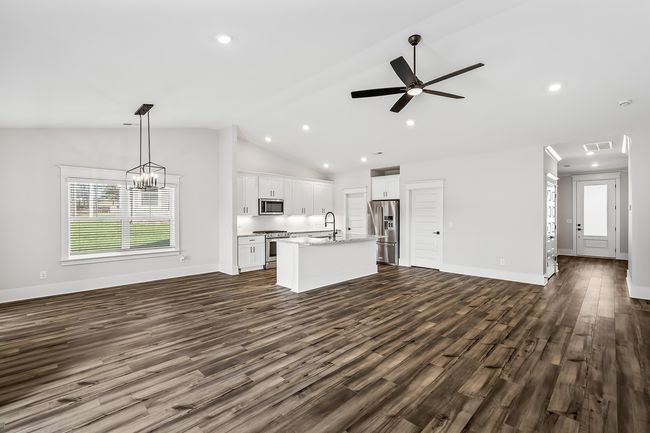 813 Tanager Ct, House other with 3 bedrooms, 2 bathrooms and 2 parking in White House TN | Image 4