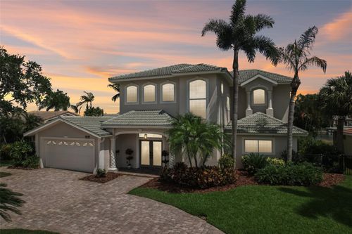 2032 Massachusetts Ave Ne, SAINT PETERSBURG, FL, 33703-3404 | Card Image