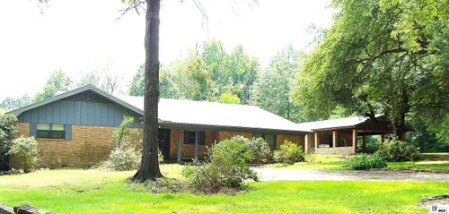 951 Country Rd, Jonesboro, LA, 71251-6821 | Card Image