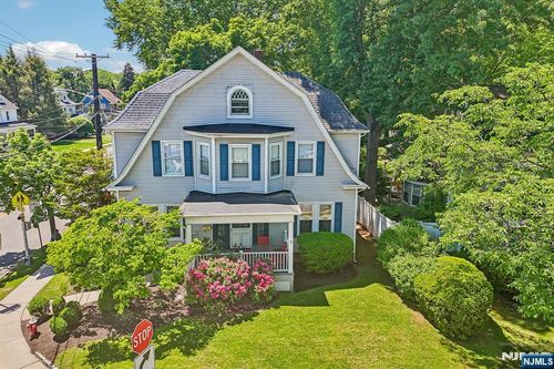 5 Park Avenue, Westwood, NJ, 07675 | Card Image