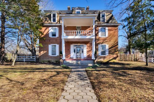 207 Dunlap St, Paris, TN, 38242-4133 | Card Image