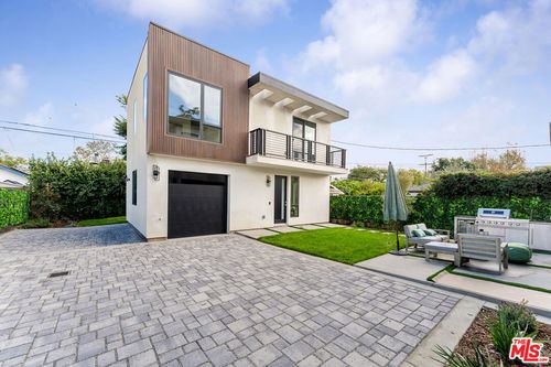 3930 Minerva Avenue, Los Angeles, CA, 90066 | Card Image