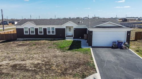 313 Clara Ridge Rd, Marion, TX, 78124-0075 | Card Image