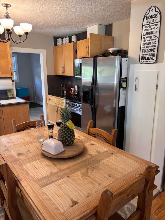 5223 3 St W, House other with 6 bedrooms, 2 bathrooms and 2 parking in Claresholm AB | Image 6