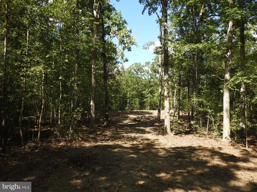 465 Equestrian Landing Trl, BUMPASS, VA, 23024-4441 | Card Image