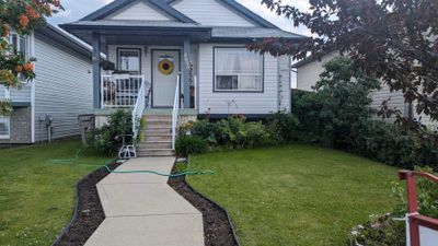 8909 70 Ave, House detached with 4 bedrooms, 2 bathrooms and 2 parking in Grande Prairie AB | Image 1