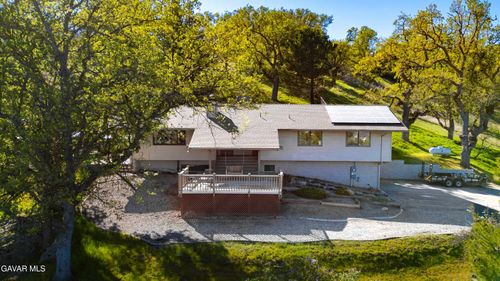23580 Timberline Way, Tehachapi, CA, 93561-8565 | Card Image