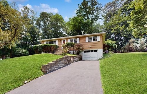 30 Paul Ct, Pearl River, NY, 10965-1538 | Card Image