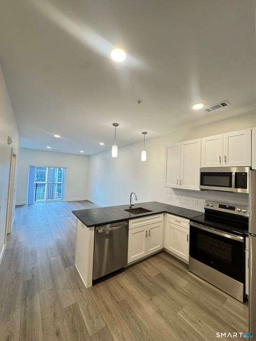 1102-414 Berlin Tpke, Berlin, CT, 06037-1569 | Card Image