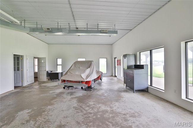 Showroom | Image 10