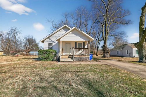 5605 Ditzler Avenue, Raytown, MO, 64133 | Card Image