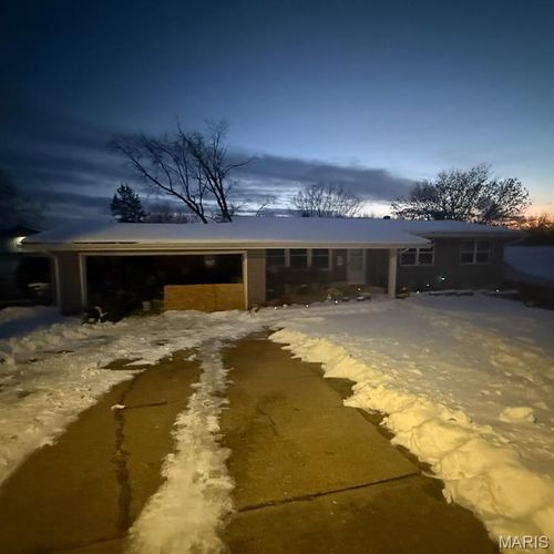 605 W Stone St, De Soto, MO, 63020-2050 | Card Image