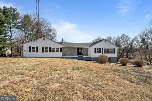469 W Avondale Rd, WEST GROVE, PA, 19390-9504 | Card Image