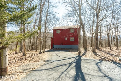 5231 Woodbridge Dr E, Bushkill, PA, 18324-6957 | Card Image