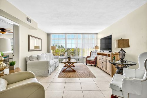 apt-404-2333 Indian River Blvd, Vero Beach, FL, 32960-5295 | Card Image