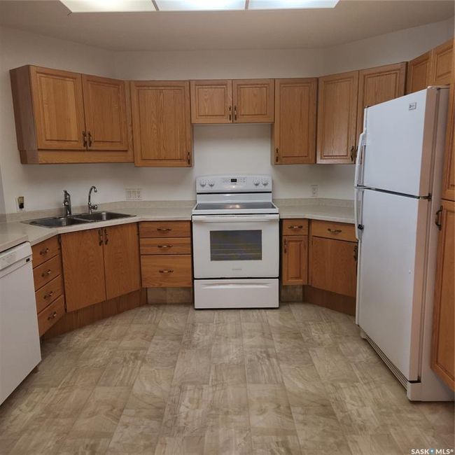 105 - 240 Athabasca St E, Condo with 1 bedrooms, 1 bathrooms and 2 parking in Moose Jaw SK | Image 11