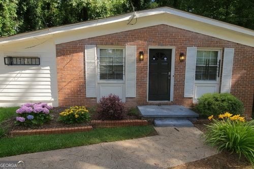 210 Oak Dr Se, Atlanta, GA, 30354-2633 | Card Image