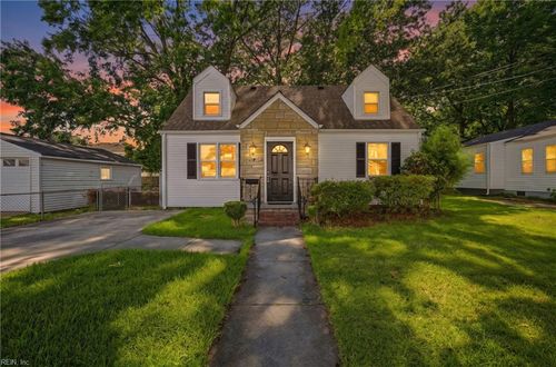 3611 Bell St, Norfolk, VA, 23513-2105 | Card Image