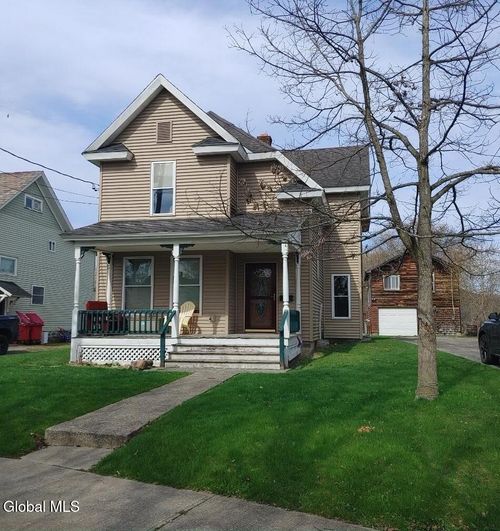 8 Stanton St, Ticonderoga, NY, 12883-1401 | Card Image