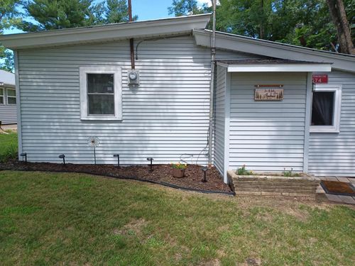 10574 Pine Lane Lane Lane, Bloomington, WI, 50801 | Card Image