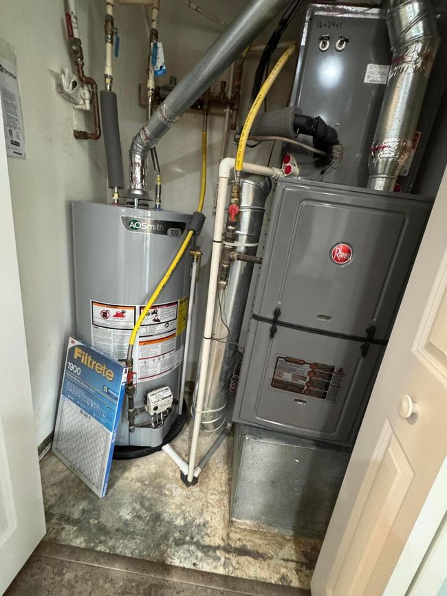 Newer gas furnace, gas hot water heater and AC unit | Image 26